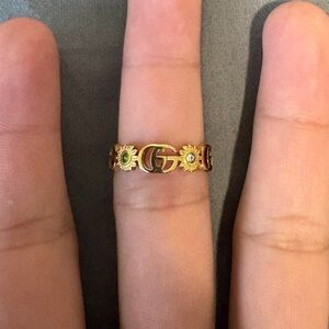 Beautiful Gold "GG Bloom Sunflower” Motif Ring